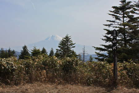 山伏、距離：41km<br />山頂から眺める富士山