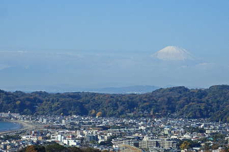 2016.12.03 鎌倉・パノラマ台、距離：76km<br />鎌倉市街の上に富士山