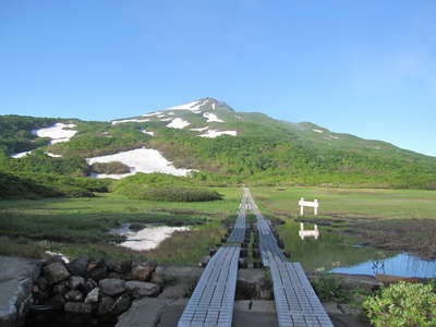 祓川から鳥海山遠望