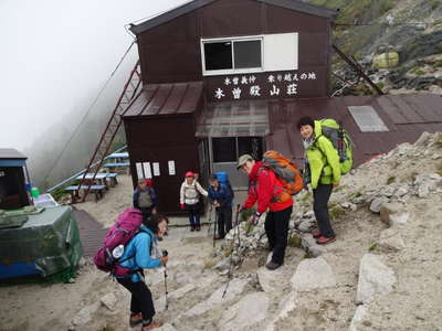 やっと木曾殿山荘に 