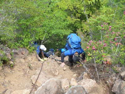 息つく暇無く登り返して十二ヶ岳へ