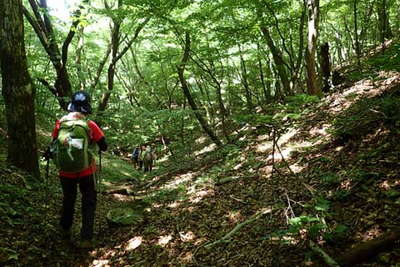 黒富士登山口へ下ります