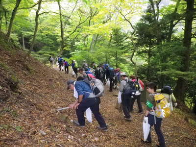 下社の下はガラスが多い 