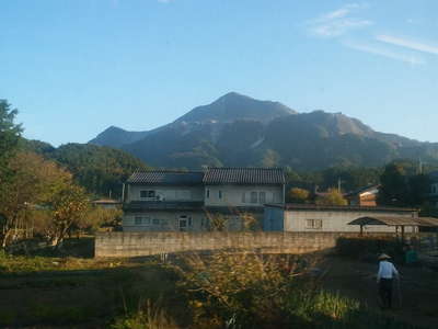 秩父鉄道車窓からの武甲山 