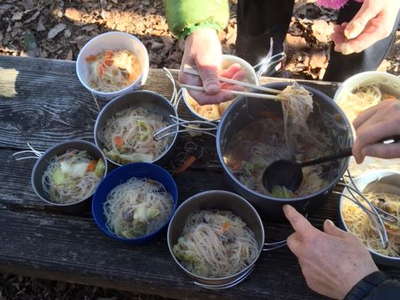 昼食はビーフンのご馳走 