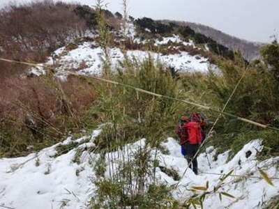 明神ヶ岳北尾根を行く 