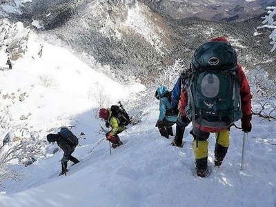 下り　縦走路を分かれ天狗の奥庭へ