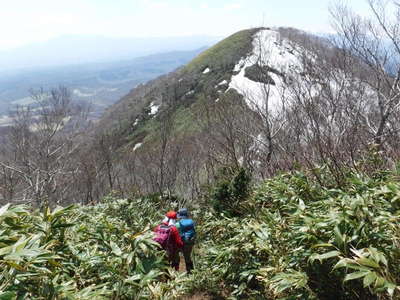 南峰へ向かう 