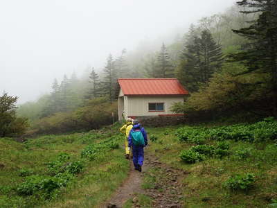 五色沼避難小屋 