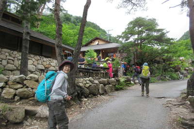 中房温泉登山口