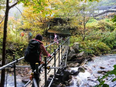 北温泉の吊橋 