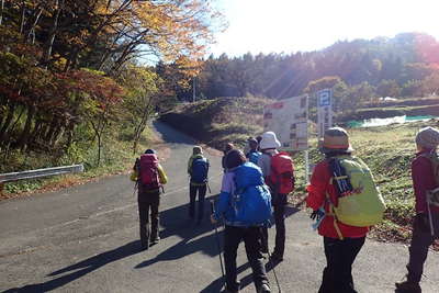 岩櫃山に向かいます