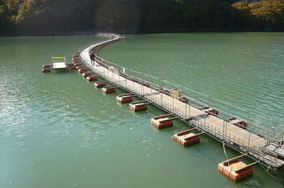 麦山浮橋