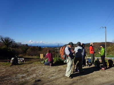 海の向こうに富士山 