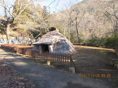 宮谷の竪穴式住居 