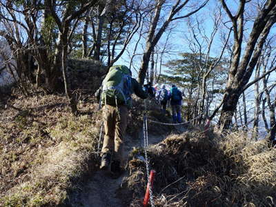 源蔵尾根分岐 14:35 