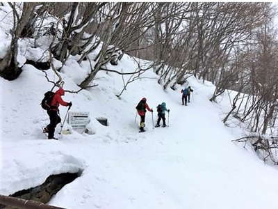 雪の丸沼散策へ 