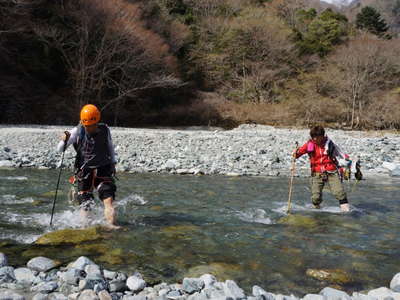 玄倉川を再び徒渉 