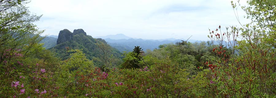 四ツ又山の山頂 ※Onmousで山名を表示します。