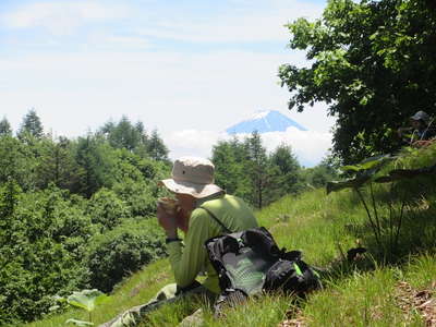 富士山を見ながらの昼食 