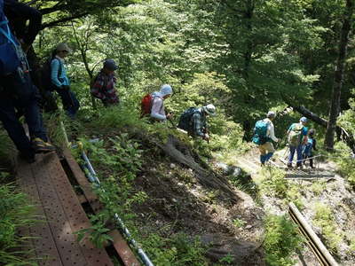 金山谷乗越 