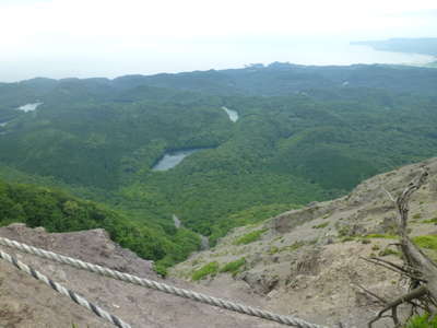 大崩山山頂から十二湖を望む 