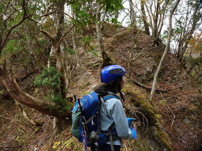 持越沢源頭のコル 