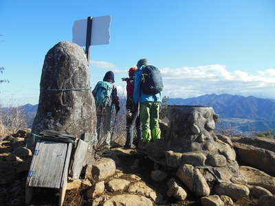 頂上にて山座同定を楽しむ 