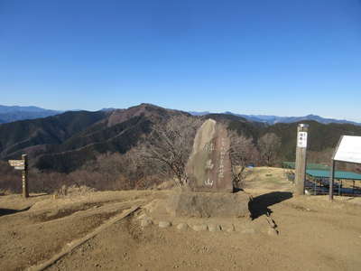 快晴の陣馬山 