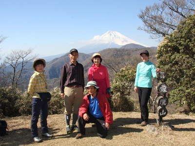 愛鷹山の頂上にて