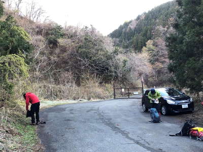 能郷谷林道ゲート前 