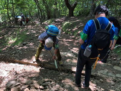 下山時にも明渠清掃 