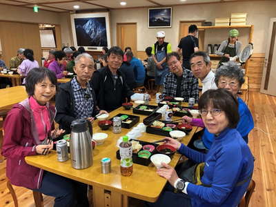 御池小屋の夕食 