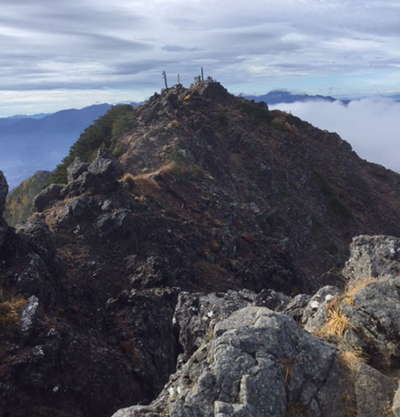 赤岳山頂を望む 