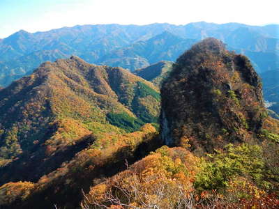 目の前に聳える一ノ岳 