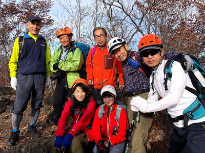 色々情報を頂戴した地元のお二人と一ノ岳山頂で 