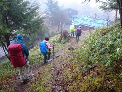 雁坂小屋に到着