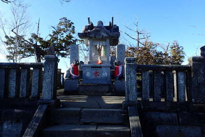 妙法ヶ岳の山頂 