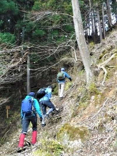 四十八瀬川左岸の取付き 