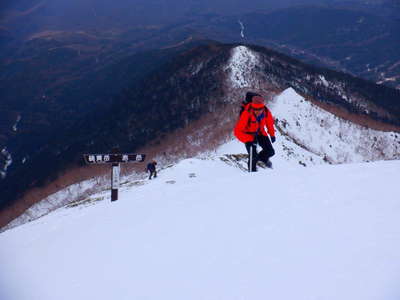 三叉峰への苦しい登り 