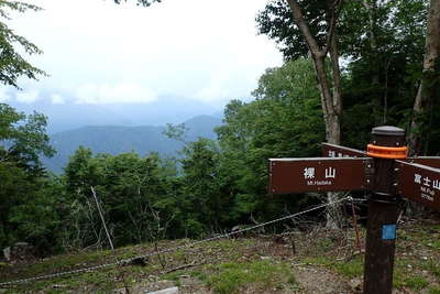 裸山の山頂