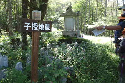 焼山峠の子授け地蔵