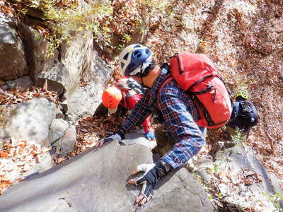 岩場の下降