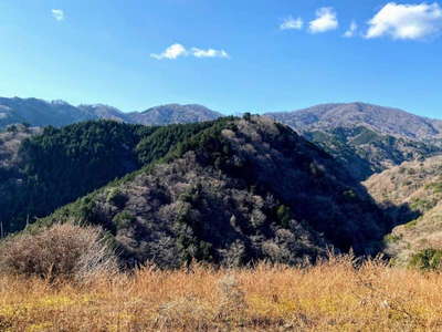 地蔵尾根から眺める菰釣山