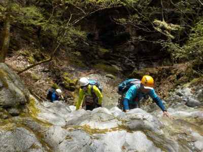 おもいおもいのルートで登ります