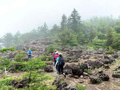 水ノ塔山への登り