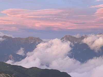 山荘の前から