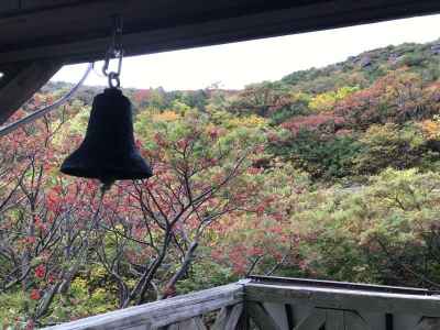 小屋からの紅葉 