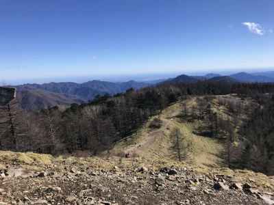 雲取山から鴨沢方向を見る 