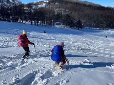 モフモフの新雪を下る